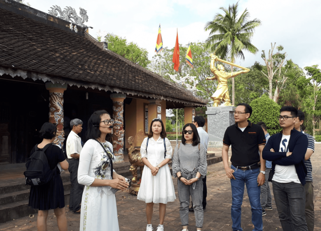 lương hướng dẫn viên du lịch