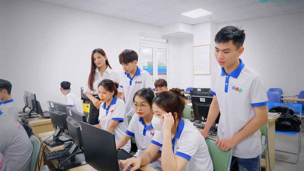 Sinh viên Công Nghệ Thông Tin định hướng nghề nghiệp